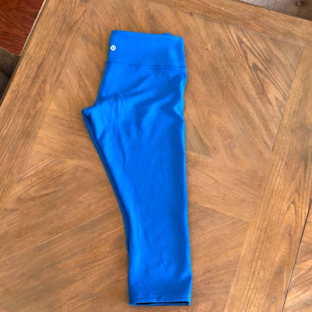 Lululemon Wunder Under crops